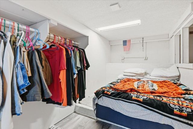 615 N 38TH Street, Council Bluffs, IA 51501