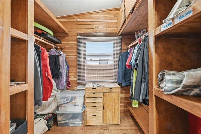 615 N 38TH Street, Council Bluffs, IA 51501