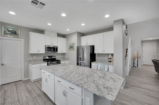 12887 Slipknot Street, Las Vegas, NV 89141