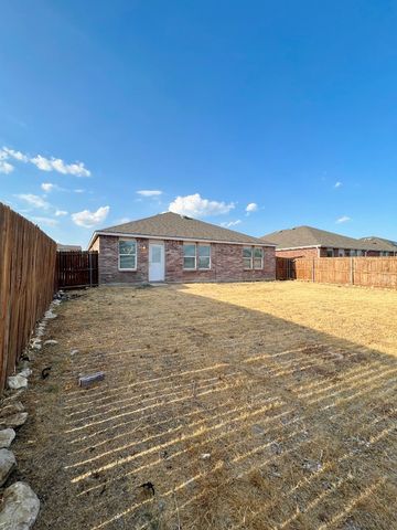 5825 Mountain Bluff Drive, Fort Worth, TX 76179