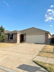 5825 Mountain Bluff Drive, Fort Worth, TX 76179