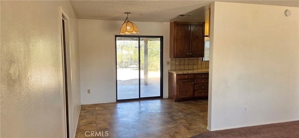 Image 10 of property listing at 7745 Joshua View, Yucca Valley, CA 92284