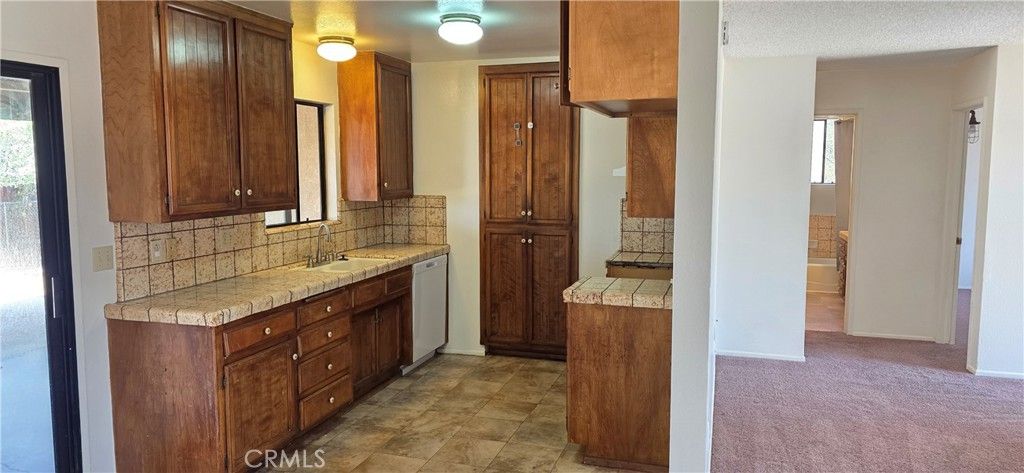 Image 11 of property listing at 7745 Joshua View, Yucca Valley, CA 92284