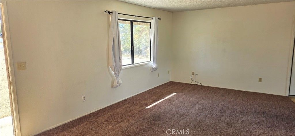 Image 8 of property listing at 7745 Joshua View, Yucca Valley, CA 92284