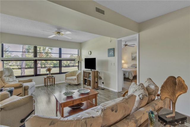 29 Plantation Drive 203, Vero Beach, FL 32966