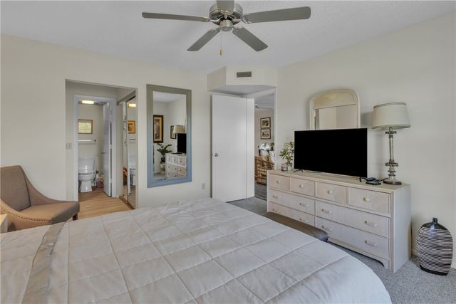 29 Plantation Drive 203, Vero Beach, FL 32966
