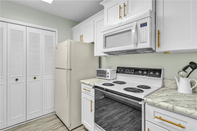 29 Plantation Drive 203, Vero Beach, FL 32966
