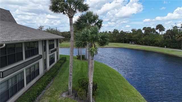 29 Plantation Drive 203, Vero Beach, FL 32966