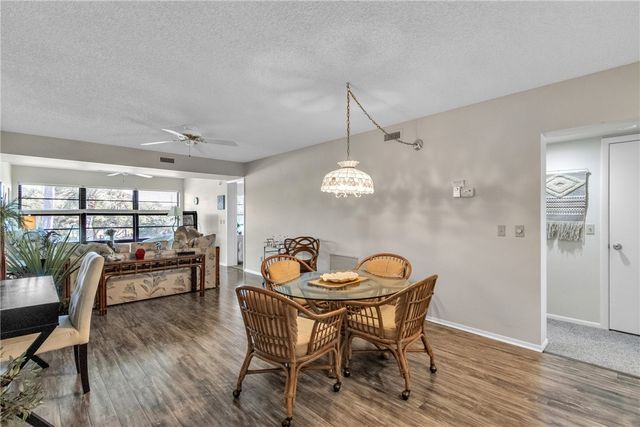 29 Plantation Drive 203, Vero Beach, FL 32966