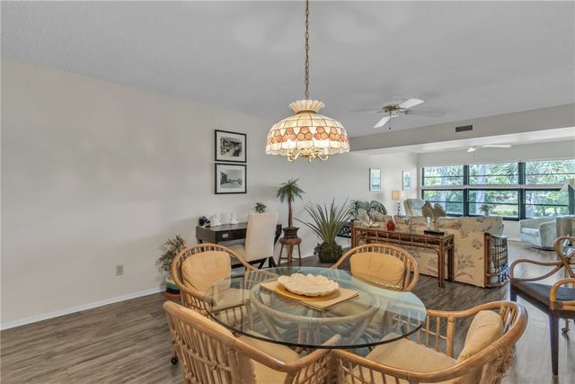 29 Plantation Drive 203, Vero Beach, FL 32966