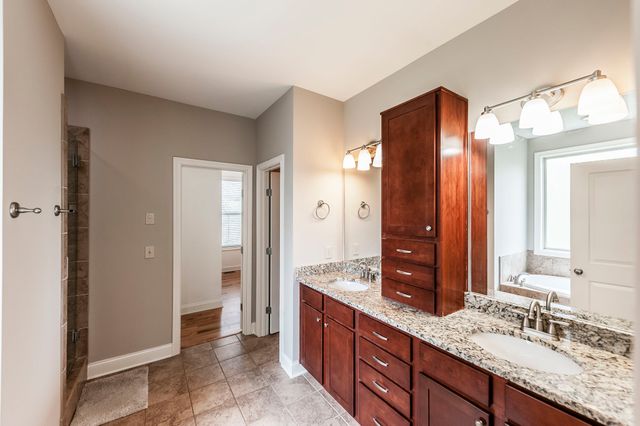 816 Lynn Dr, Goodlettsville, TN 37072