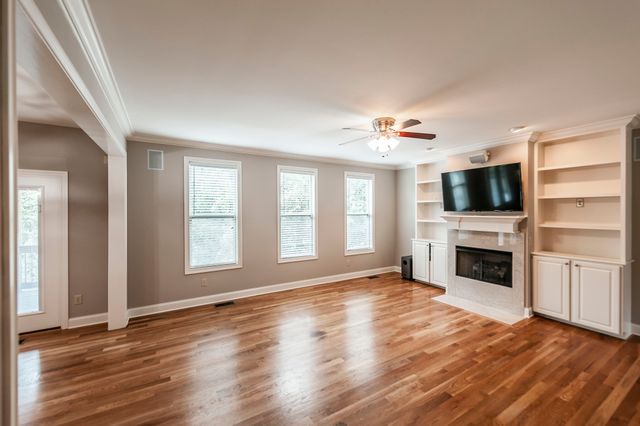 816 Lynn Dr, Goodlettsville, TN 37072