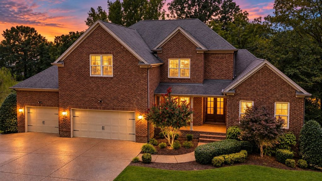 816 Lynn Dr, Goodlettsville, TN 37072