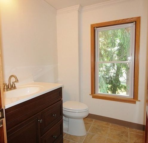 851 Lancaster St, Leominster, MA 01453