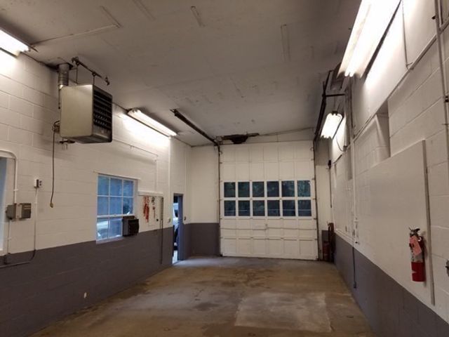 851 Lancaster St, Leominster, MA 01453