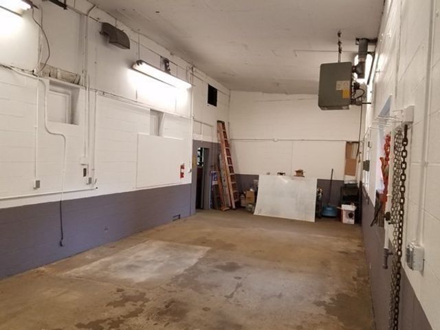 851 Lancaster St, Leominster, MA 01453