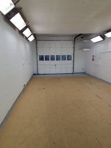 851 Lancaster St, Leominster, MA 01453