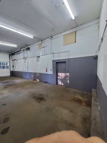 851 Lancaster St, Leominster, MA 01453