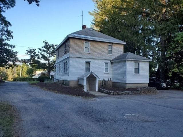 851 Lancaster St, Leominster, MA 01453