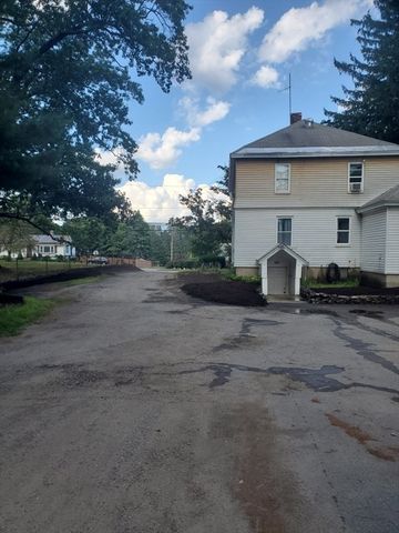 851 Lancaster St, Leominster, MA 01453