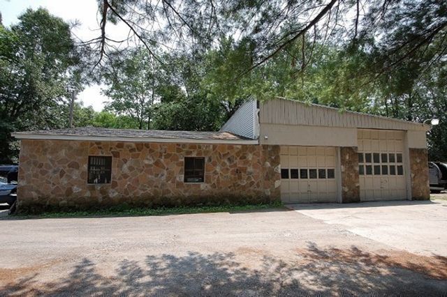 851 Lancaster St, Leominster, MA 01453