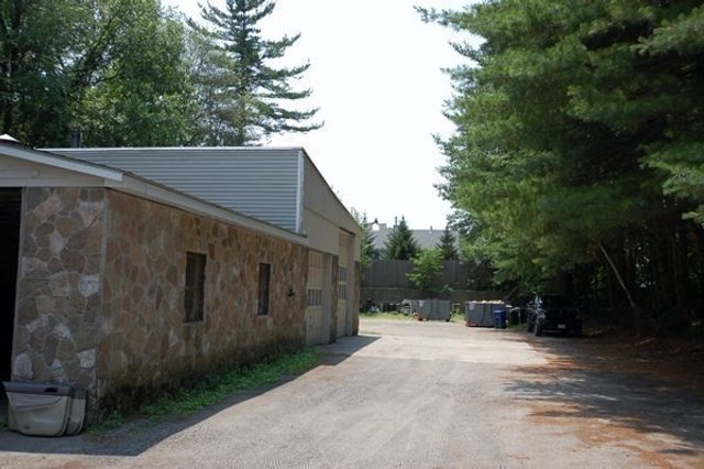 851 Lancaster St, Leominster, MA 01453