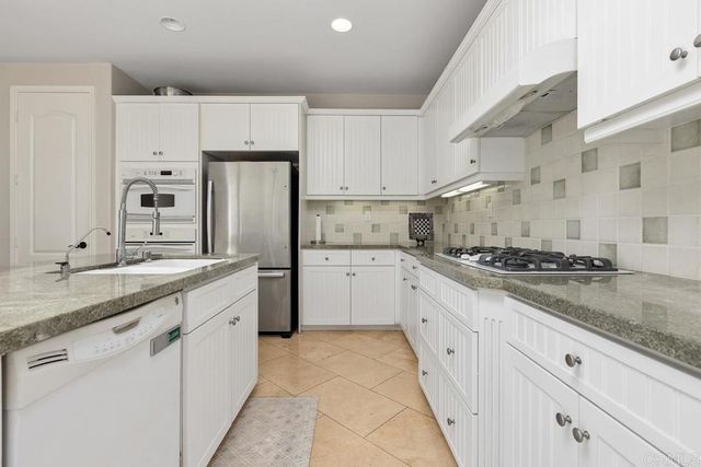 5274 Foxborough, San Diego, CA 92130