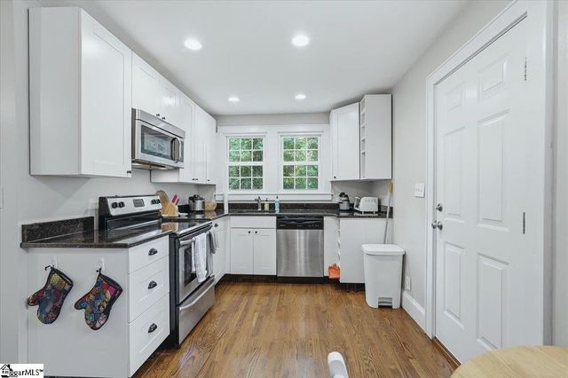 8 Charlotte Street, Greenville, SC 29607