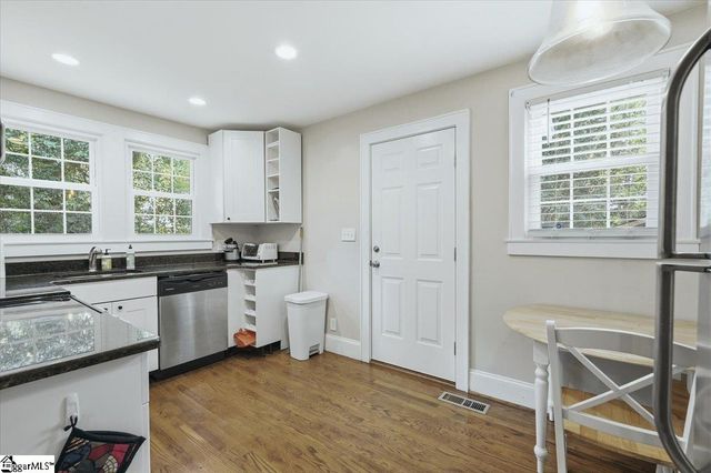 8 Charlotte Street, Greenville, SC 29607
