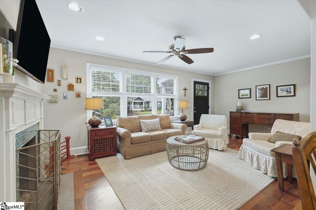 8 Charlotte Street, Greenville, SC 29607