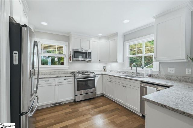 8 Charlotte Street, Greenville, SC 29607