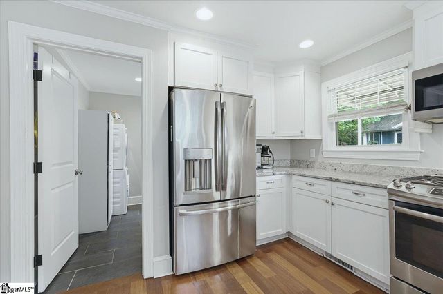8 Charlotte Street, Greenville, SC 29607