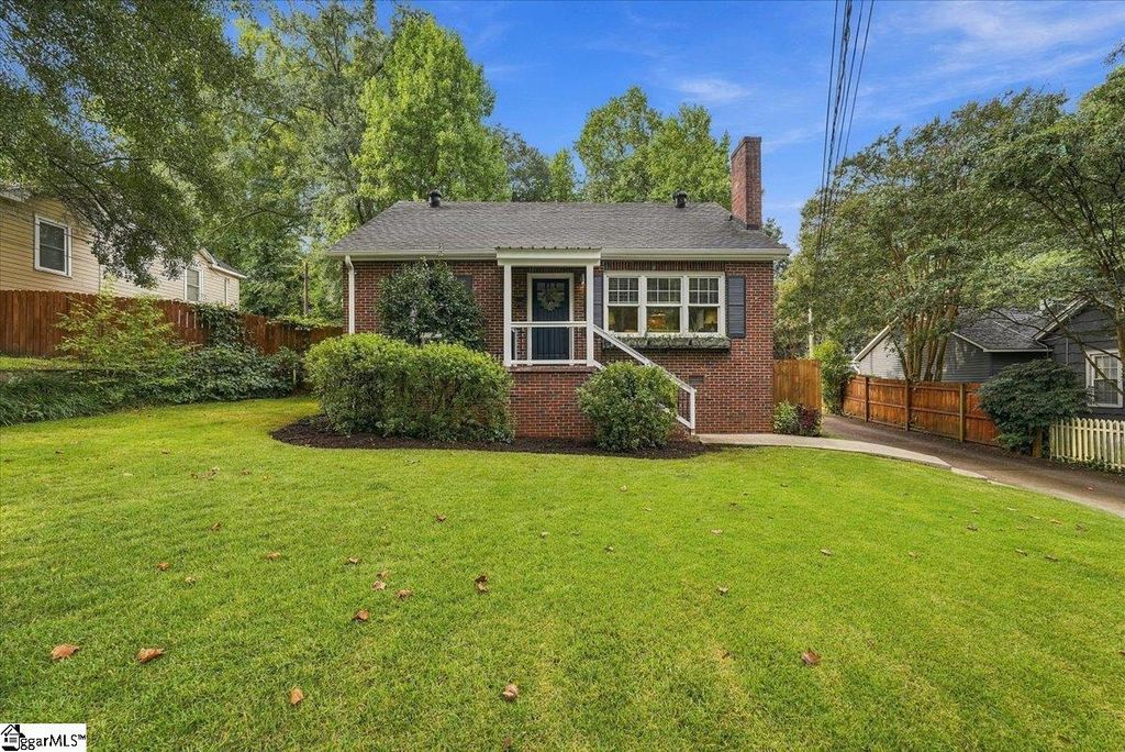 8 Charlotte Street, Greenville, SC 29607