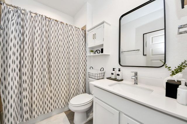 1014 Glenvale Drive, Missouri City, TX 77459