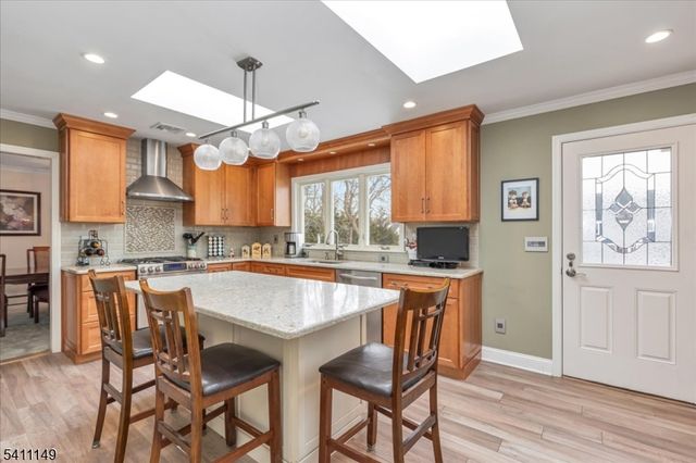 1280 White Oak Rd, Scotch Plains Twp., NJ 07076