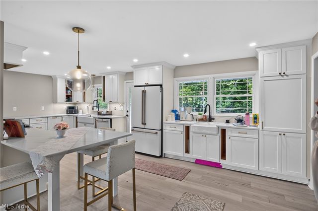 38385 Aurora Road, Solon, OH 44139