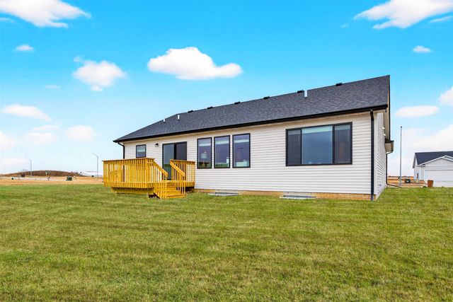 1224 Featherstone Avenue NE, Bondurant, IA 50035