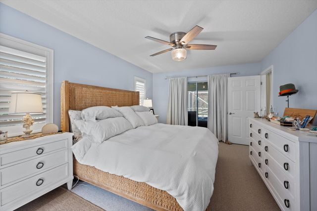 5040 SE Bent Wood Drive, Stuart, FL 34997