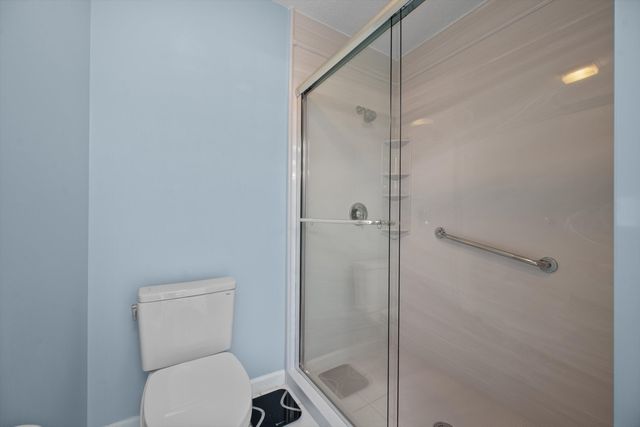 5040 SE Bent Wood Drive, Stuart, FL 34997