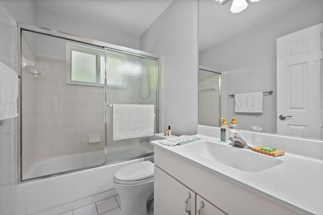 5040 SE Bent Wood Drive, Stuart, FL 34997