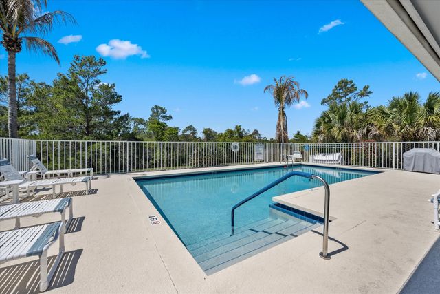 5040 SE Bent Wood Drive, Stuart, FL 34997