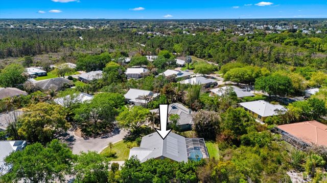 5040 SE Bent Wood Drive, Stuart, FL 34997