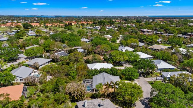 5040 SE Bent Wood Drive, Stuart, FL 34997