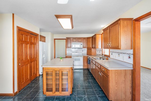 5619 Fox Mill Run, Fort Wayne, IN 46835