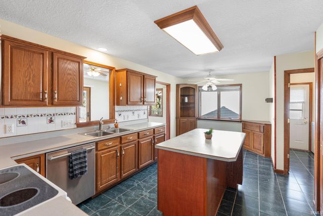 5619 Fox Mill Run, Fort Wayne, IN 46835