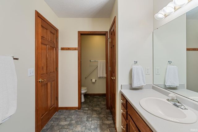 5619 Fox Mill Run, Fort Wayne, IN 46835