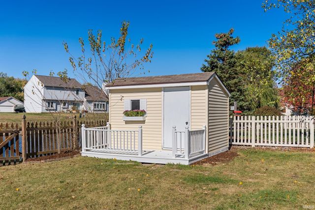 5619 Fox Mill Run, Fort Wayne, IN 46835