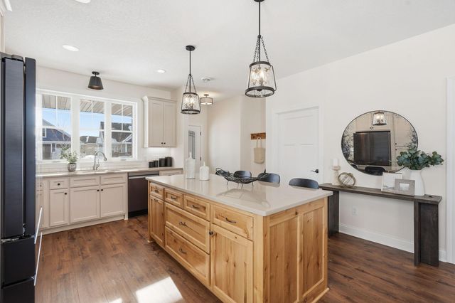 25360 Farmstead Lane, Wyoming, MN 55092