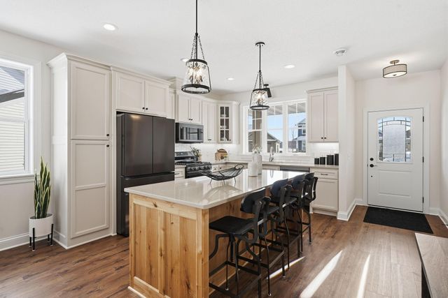 25360 Farmstead Lane, Wyoming, MN 55092