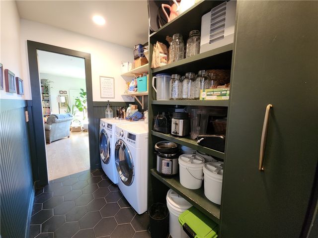 2747 White Oak Drive, Rogers, AR 72758